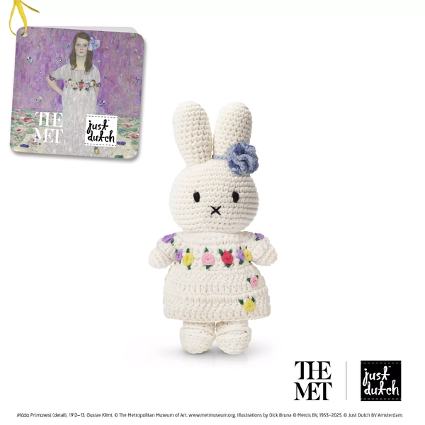MIFFY Handmade and Her Klimt Outfit